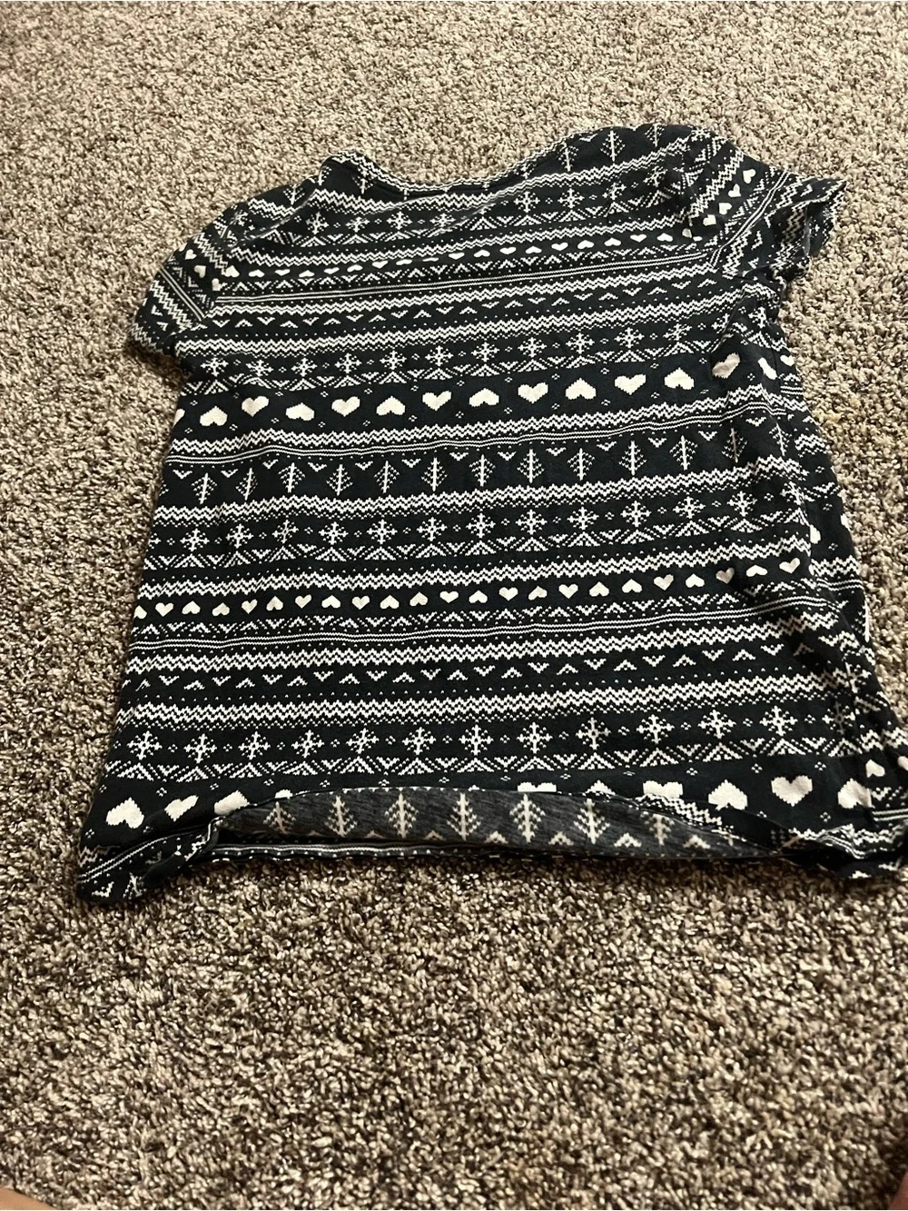 Old Navy Black and White Fair Isle Heart Print Short Sleeve Tee